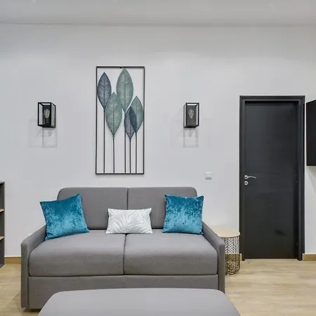 Bluestay 8 - A 12 Apartment